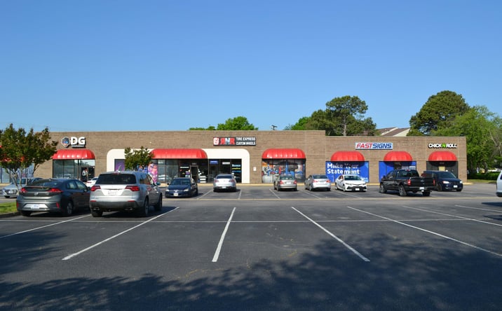 Pictures of Retail property located at 1422 N Battlefield Blvd, Chesapeake, VA 23320 for lease - image #1