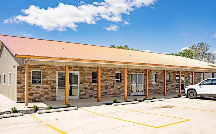 Pictures of Office, Retail, Restaurant property located at 1421 W Washington Rd, Washington, IL 61571 for lease - image #1