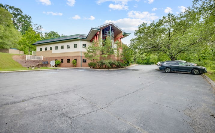 Pictures of Retail, Office property located at 2025 Meadowview Parkway, Kingsport, TN 37660 for lease - image #1