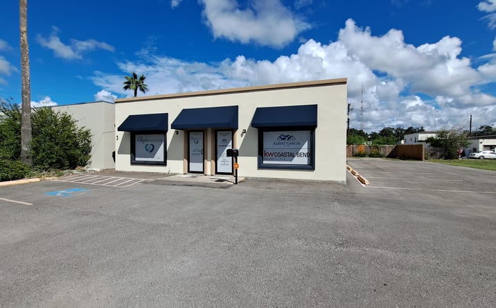 Pictures of Office property located at 224 West King Avenue, Kingsville, TX 78363 for lease - image #1