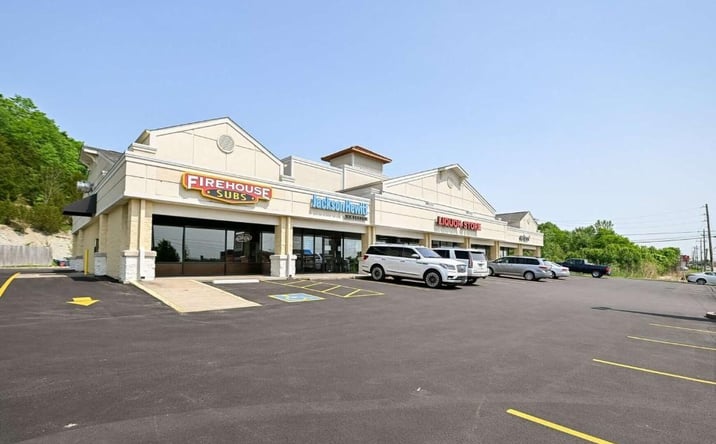 Pictures of Retail property located at 1197 West Eads Parkway, Lawrenceburg, IN 47025 for lease - image #1