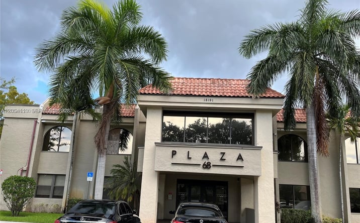 Pictures of Office property located at 18191 NW 68th Ave # 226, Miami, FL 33015 for lease - image #1