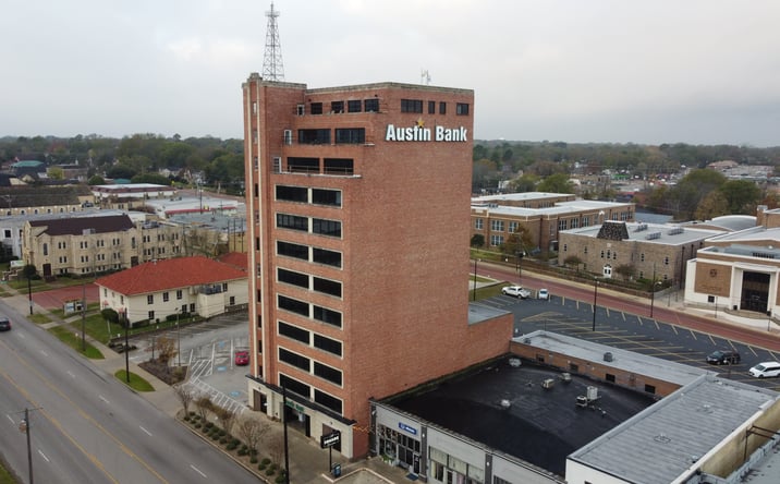 Pictures of Office property located at 305 S Broadway Ave, Tyler, TX 75702 for lease - image #1