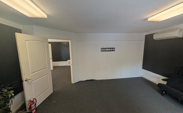 Pictures of Office, Special Purpose property located at 7645 Southwest Capitol Highway, Portland, OR 97219 for lease - image #1