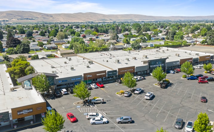 Pictures of Retail property located at 2610 West Nob Hill Boulevard, Yakima, WA 98902 for lease - image #1