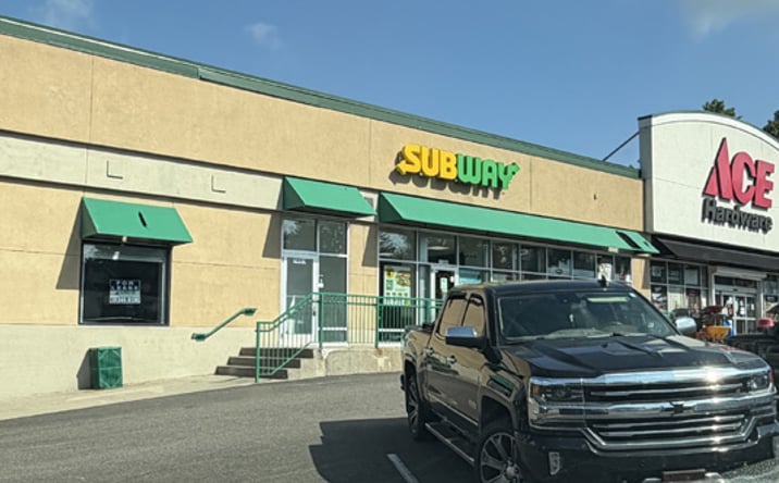 Pictures of Retail property located at 1590 W Market Street, Unit 4, Akron, OH 44313 for lease - image #1