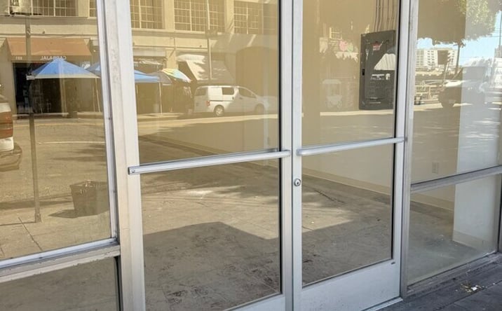 Pictures of Retail, Industrial, Special Purpose property located at 832 S SAN PEDRO ST, LOS ANGELES, CA 90014 for lease - image #1