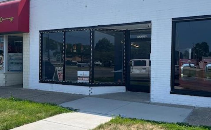 Pictures of Office, Land, Retail property located at 22228 Gratiot Avenue, Eastpointe, MI 48021 for lease - image #1