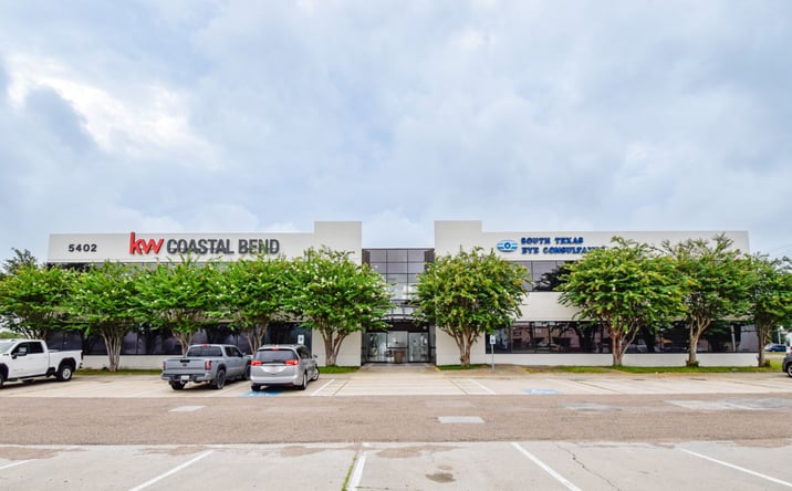 Pictures of Office property located at 5402 S STAPLES ST, CORPUS CHRISTI, TX 78411-4670 for lease - image #1