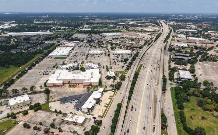 Pictures of Retail property located at 17117 TEXAS 249 ACCESS RD, HOUSTON, TX 77064 for lease - image #1