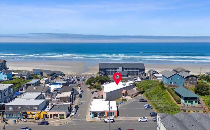 Pictures of Restaurant property located at 515 NW COAST ST, NEWPORT, OR 97365-3517 for lease - image #1