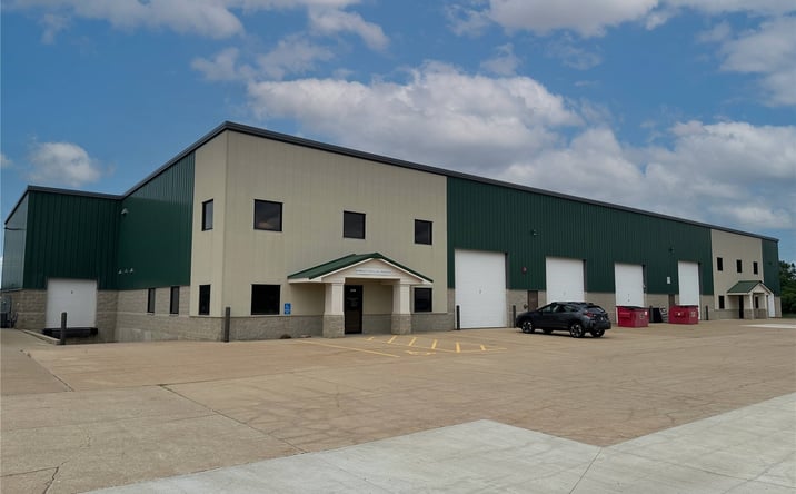 Pictures of Industrial property located at 1725 Hawkeye Drive, Hiawatha, IA 52233 for lease - image #1