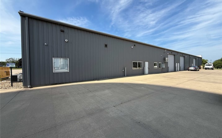 Pictures of Industrial property located at 2050 Boyson Road, Hiawatha, IA 52233 for lease - image #1