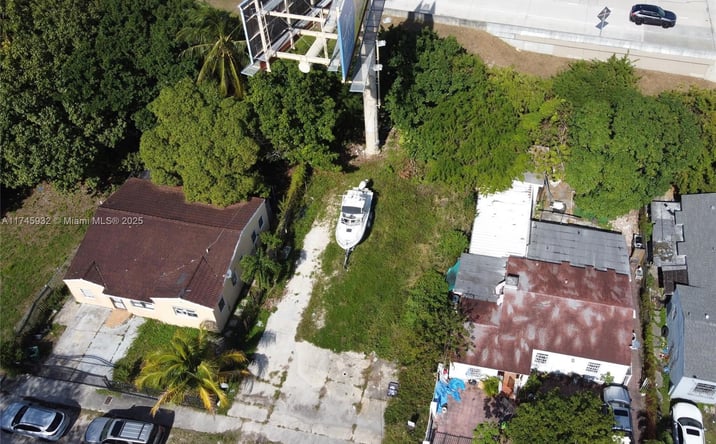 Pictures of Special Purpose property located at 321 NW 37th St, Miami, FL 33127 for lease - image #1