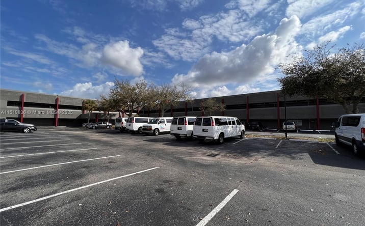 Pictures of Office property located at 5975 W Sunrise Blvd # 208B, Sunrise, FL 33313 for lease - image #1