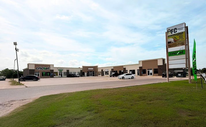 Pictures of Retail property located at 6600 Val Verde Road # A, Donna, TX 78537 for lease - image #1