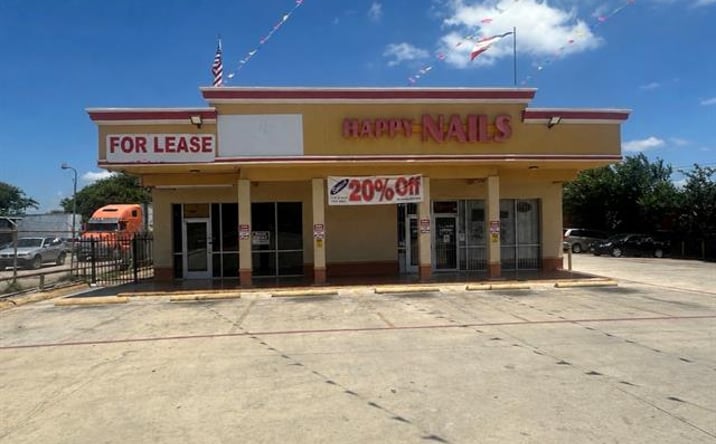 Pictures of Retail property located at 5537 E Lancaster Avenue, Fort Worth, TX 76112 for lease - image #1