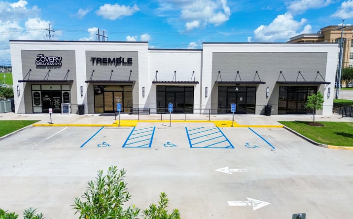 Pictures of Retail property located at 2011 Kaliste Saloom Rd, Suite B, Lafayette, LA 70508 for lease - image #1