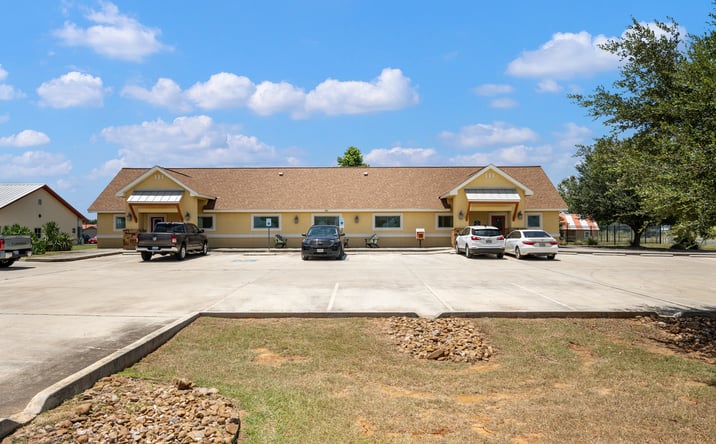 Pictures of Office property located at 140 Paloma Dr, Floresville, TX 78114 for lease - image #1