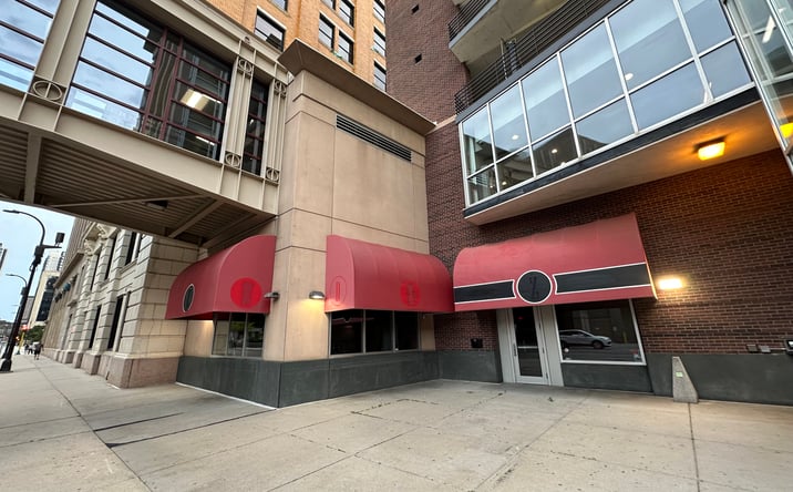 Pictures of Restaurant property located at 420 South 4th Street, Minneapolis, MN 55415 for lease - image #1
