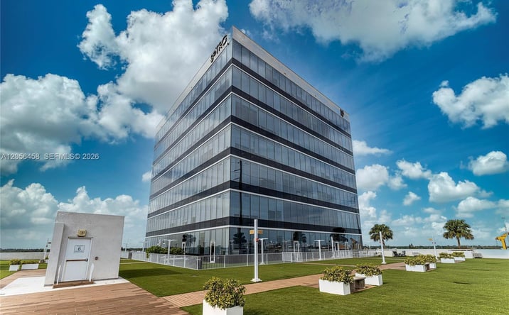 Pictures of Office property located at 20200 W Dixie Hwy 903 Hwy # 903, Miami, FL 33180 for lease - image #1