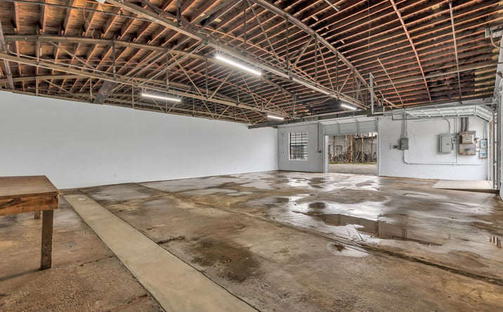 Pictures of Retail, Industrial property located at 319 East Main Street, Lebanon, TN 37087 for lease - image #1