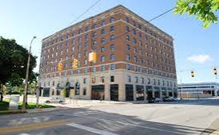 Pictures of Retail, Office, Restaurant property located at 529 Martin Luther King Avenue, Flint, MI 48502 for lease - image #1