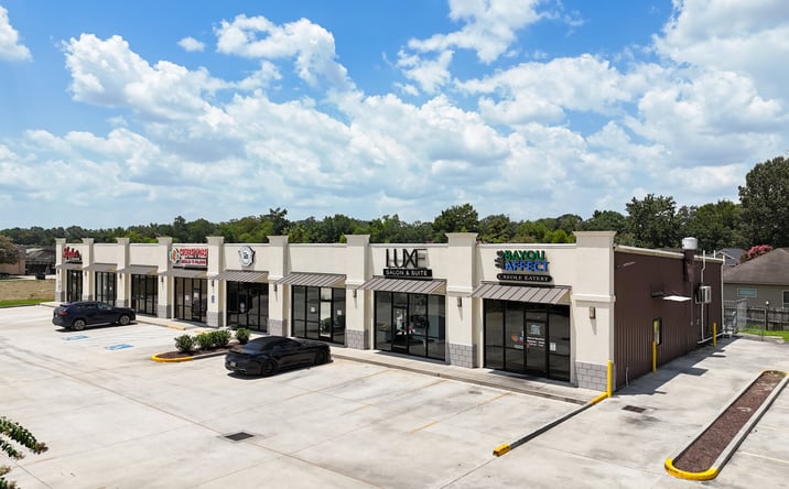 Pictures of Retail property located at 660, 670 O'Neal Lane, Baton Rouge, LA 70816 for lease - image #1