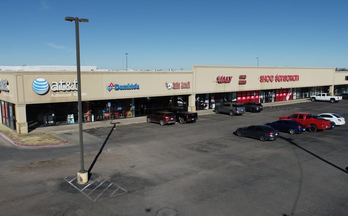 Pictures of Retail property located at 701 N 25 Mile Ave, Hereford, TX 79045 for lease - image #1