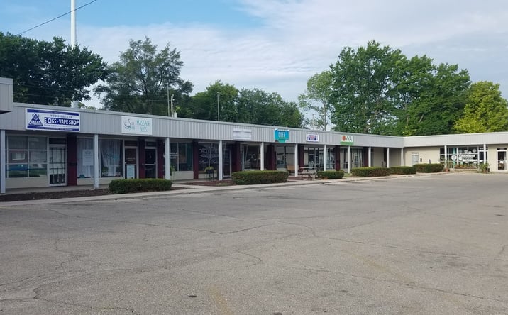 Pictures of Retail, Office property located at 4944 Franklin Ave, Des Moines, IA 50310 for lease - image #1