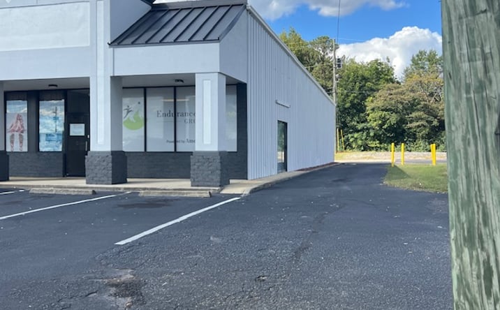 Pictures of Retail property located at 641 Snow St, Oxford, AL 36203 for lease - image #1