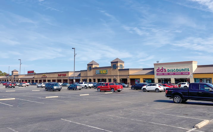 Pictures of Retail, Industrial, Restaurant property located at 3901 S University Ave, Little Rock, AR 72204 for lease - image #1