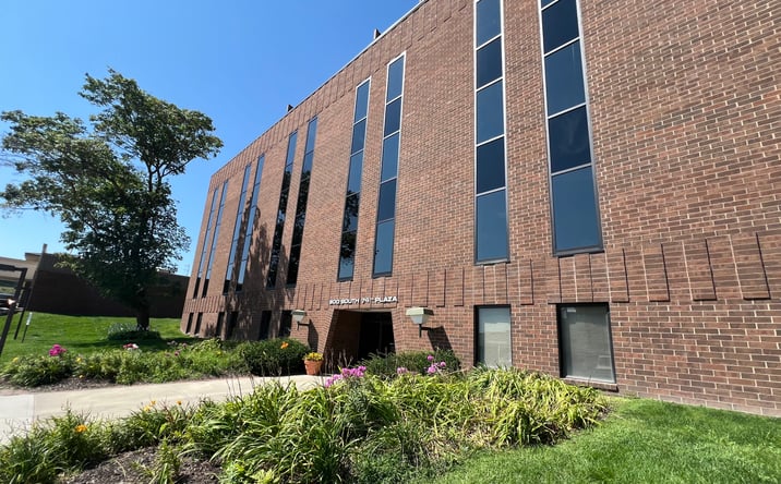 Pictures of Office property located at 900 S 74th Plaza, Omaha, NE 68114 for lease - image #1
