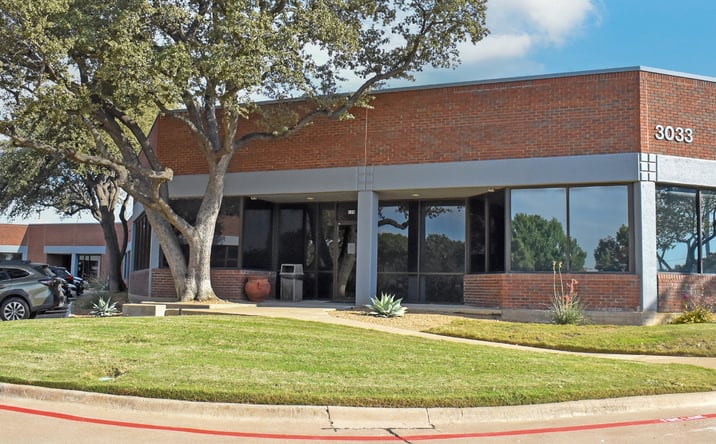 Pictures of Industrial property located at 3033 Kellway Dr, Carrollton, TX 75006 for lease - image #1