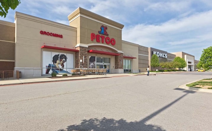 Pictures of Retail property located at 1001 Branson Hills Pkwy, Branson, MO 65616 for lease - image #1