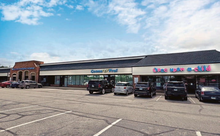 Pictures of Retail property located at 525 Lincoln Hwy, Fairview Heights, IL 62208 for lease - image #1