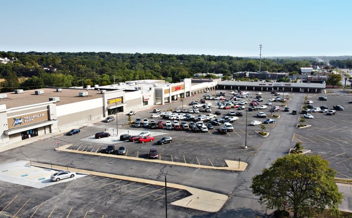 Pictures of Retail property located at 5401 N 90th St, Omaha, NE 68134 for lease - image #1