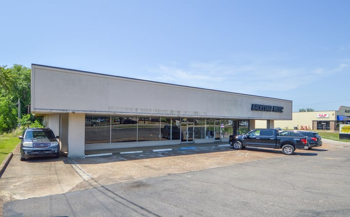 Pictures of Retail, Office, Special Purpose property located at 115A Highway 12 W, Starkville, MS 39759 for lease - image #1