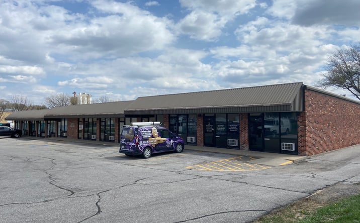 Pictures of Industrial property located at 8909 Bedford Cir, Omaha, NE 68134 for lease - image #1