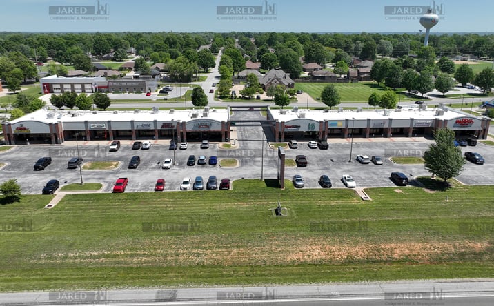 Pictures of Retail property located at 701-703 N Mccroskey St, Nixa, MO 65714 for lease - image #1
