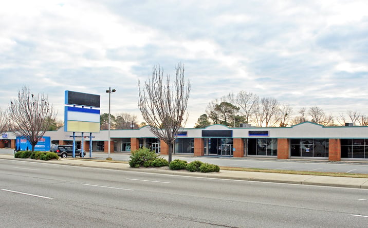 Pictures of Retail property located at 3301 W Mercury Blvd, Hampton, VA 23666 for lease - image #1