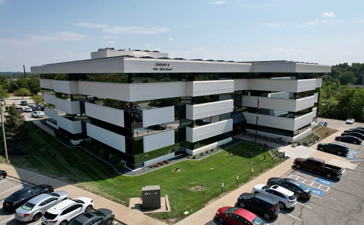 Pictures of Office property located at 1415 28th St, West Des Moines, IA 50266 for lease - image #1