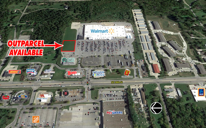 Pictures of Retail property located at 5101 SE 14th St, Des Moines, IA 50320 for lease - image #1