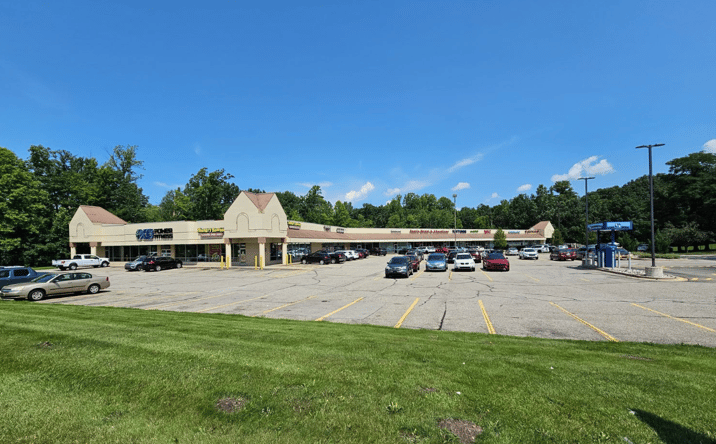 Pictures of Retail property located at 1851 44th St. SW, Wyoming, MI 49519 for lease - image #1