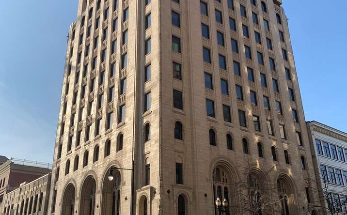 Pictures of Office property located at 77 Monroe Center St. NW, Grand Rapids, MI 49503 for lease - image #1