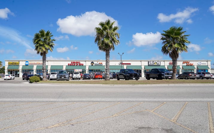 Pictures of Retail property located at 6181 Saratoga Blvd, Corpus Christi, TX 78414 for lease - image #1