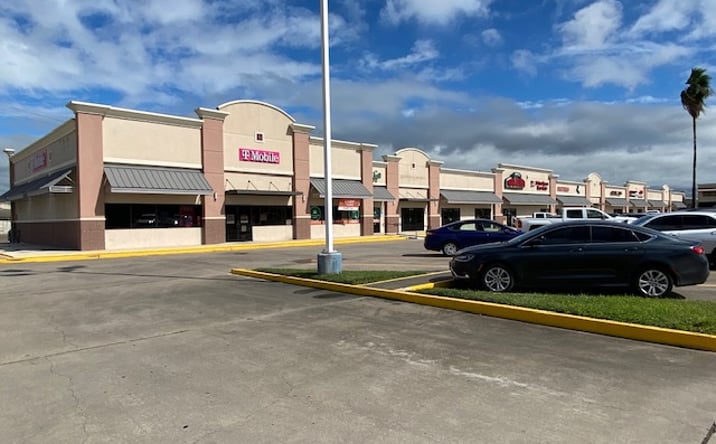 Pictures of Retail property located at 13434 Leopard St, Corpus Christi, TX 78410 for lease - image #1