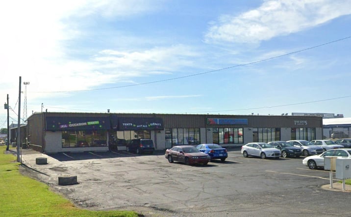 Pictures of Retail property located at 4612-4620 Speedway Dr, Fort Wayne, IN 46825 for lease - image #1