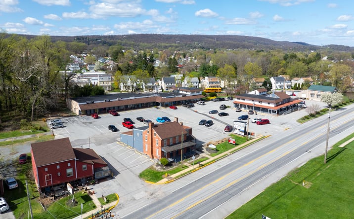 Pictures of Retail property located at 3755 E Market St, York, PA 17402 for lease - image #1