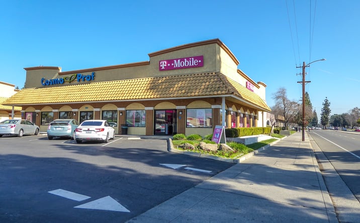 Pictures of Restaurant, Office property located at 3201 E Shields Ave, Fresno, CA 93726 for lease - image #1